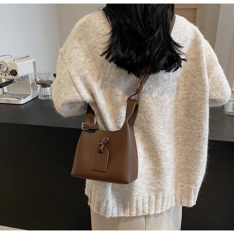 Túi xách Nữ vân da thời trang Hàn Quốc kiểu dáng hottrend có dây đeo chéo, túi tặng kèm túi da mini đựng đồ OPESTORE V310 7