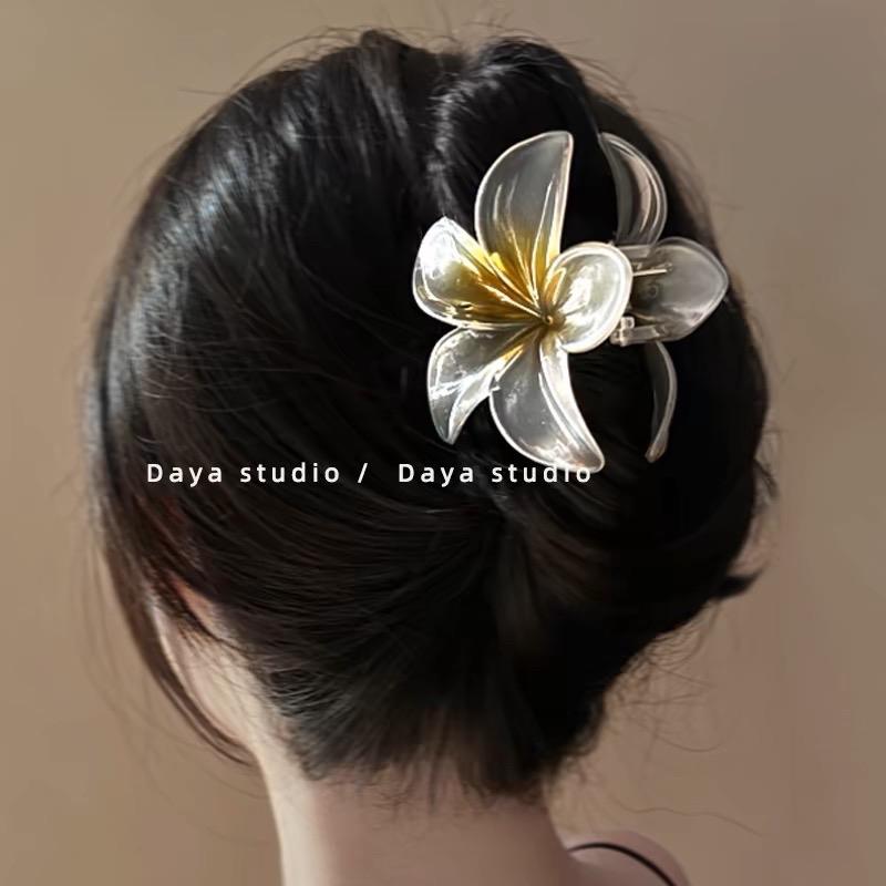 Jepitan Rambut Bunga Kamboja / Korean Flower Hair Claw 0