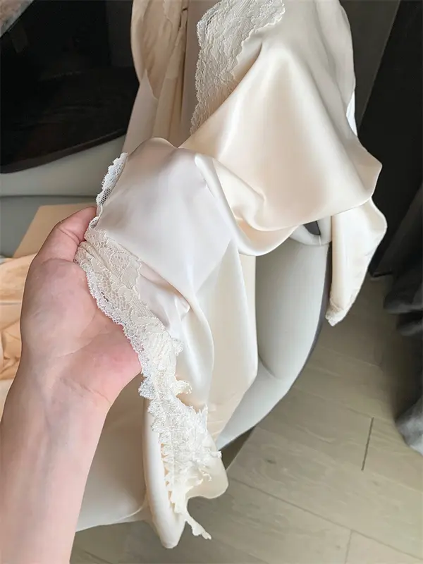 Set váy ngủ kèm choàng mặc nhà cổ V tay loe lụa mềm cho nữ - L0100 lụa sexy kèm choàng 4