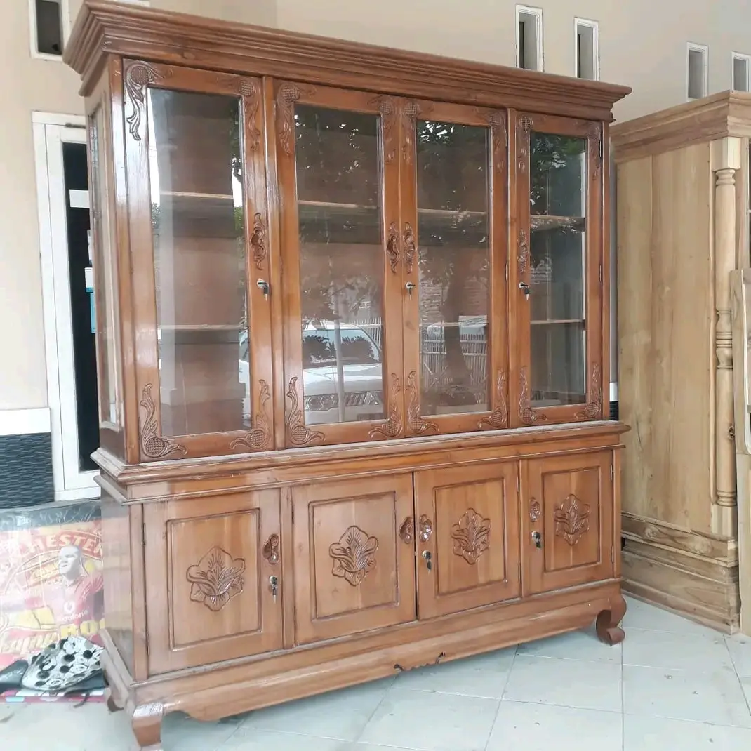 Lemari Pajangan susun 4 pintu kayu jati ukiran klasik cahaya jati furniture