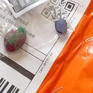 Lostune Batu Ruby Tadulako Asli Natural Batu dengan Warna Merah dan Hijau yang Menarik