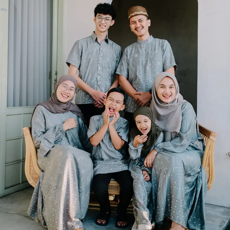 BERSAMATEMANHIDUP - Baju Muslim Sarimbit / GREIS GREEN / Raya Series Couple Family 1