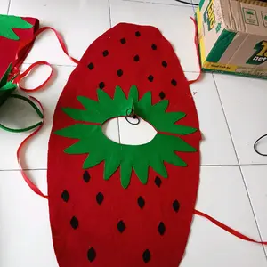 kostum strawberry model baju (depan belakang) bisa pakai bando juga bahan flanel