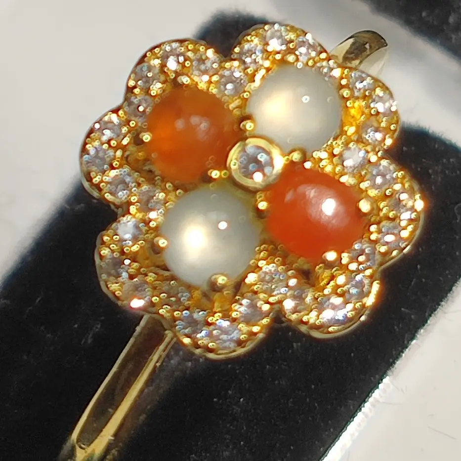 A beautiful and sparkling jade ring