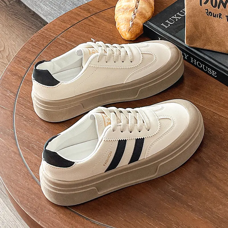 Yoyo Strips Shoes / Sepatu Casual / Sepatu Wanita Sneakers / Sepatu Fashion / Korean Look