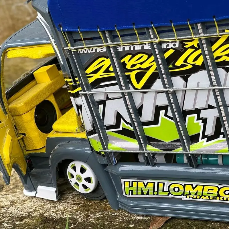 promo murah miniatur truk full variasi lampu dan free terpal Toy 2