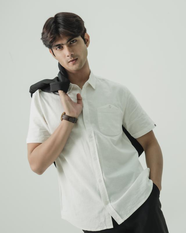 Baju Kemeja HUGOCLASS Casual 5 Warna Polos - Lengan Pendek 100% COTTON Nyaman Soft Lembut Pria Merah Katun Formal Hitam 2