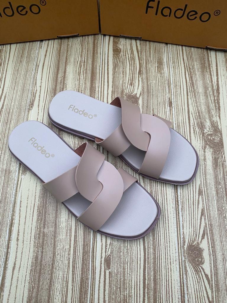 Product Introduction of Sandal Slop Wanita Silang triple Terbaru Hak Datar 1 cm Kulit Sintesis/sandal flat wanita kekinian 3