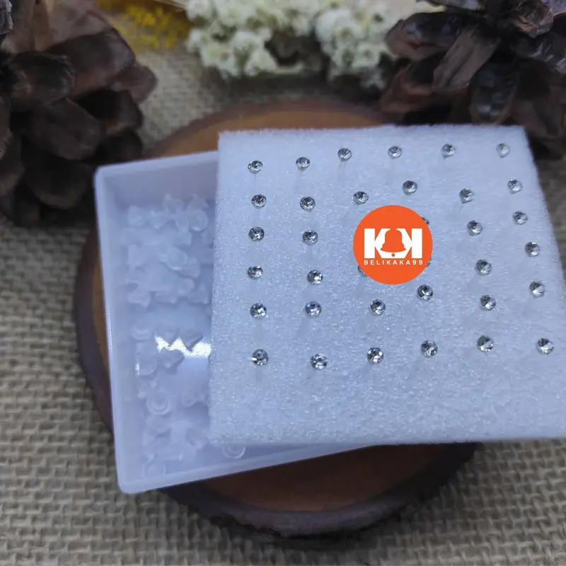 ANTING KRISTAL MATA GIWANG IMPORT ISI 18 DAN 20 PASANG HITAM PUTIH WARNA WARNI / GIWANG TUSUK KRISTAL BOX 5