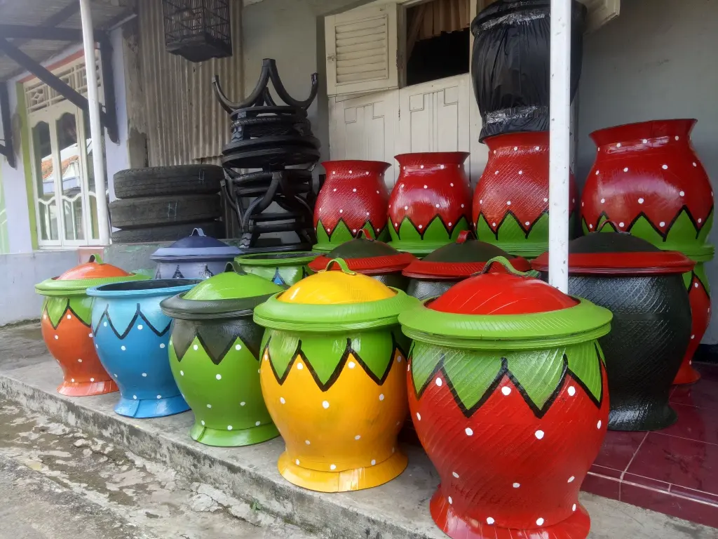 Tempat Sampah Jumbo Motif Strawberry Bunga dengan tutup dengan tutup