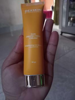 Product Review of DEXSKIN BY DERMA EXPRESS Suncreen protection Cream ( Aesthetic Clinic of the year in Asia Pacific) from B**i S**l a**m 0