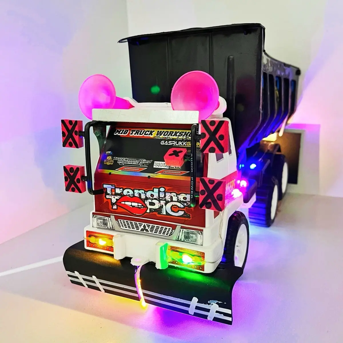 OBRAL mainan truk oleng mainan miniatur truk  ada Lampu