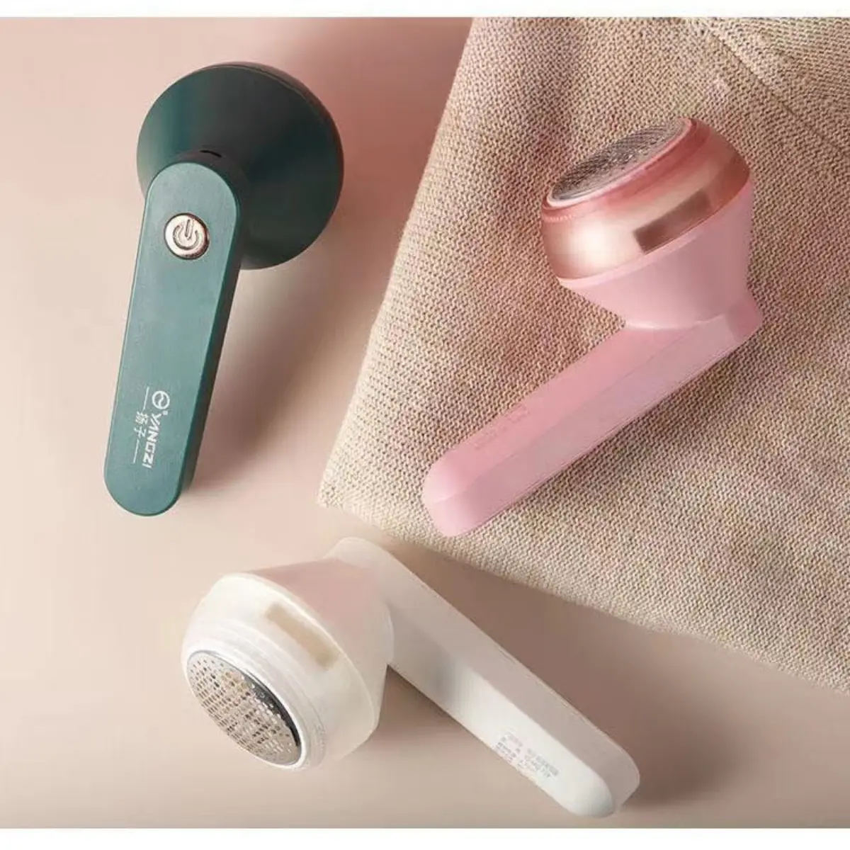 Clothes pilling trimmer household clothes scraper suction shaver USB rechargeable sweater pilling trimmer shaver