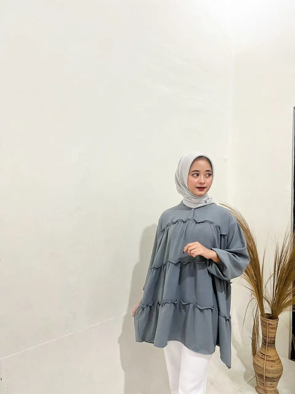 At Tasmal - Blus Rempel Della Free Bros Akrilik Crinkle Airflow