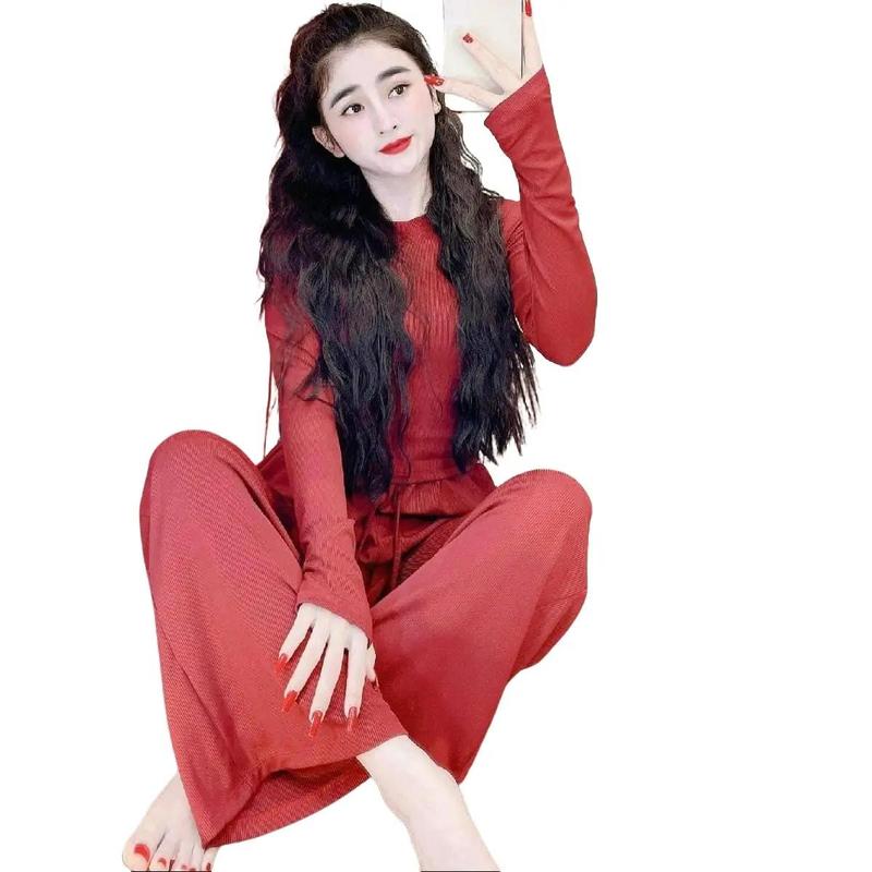 80.CT1857. Set bộ đồ áo tay dài xỏ ngón form ôm+ quần ống suông. chất thun Ngân Tâm lạnh mặc .nhà ủ kem thoải mái Nữ Women Top Đỏ