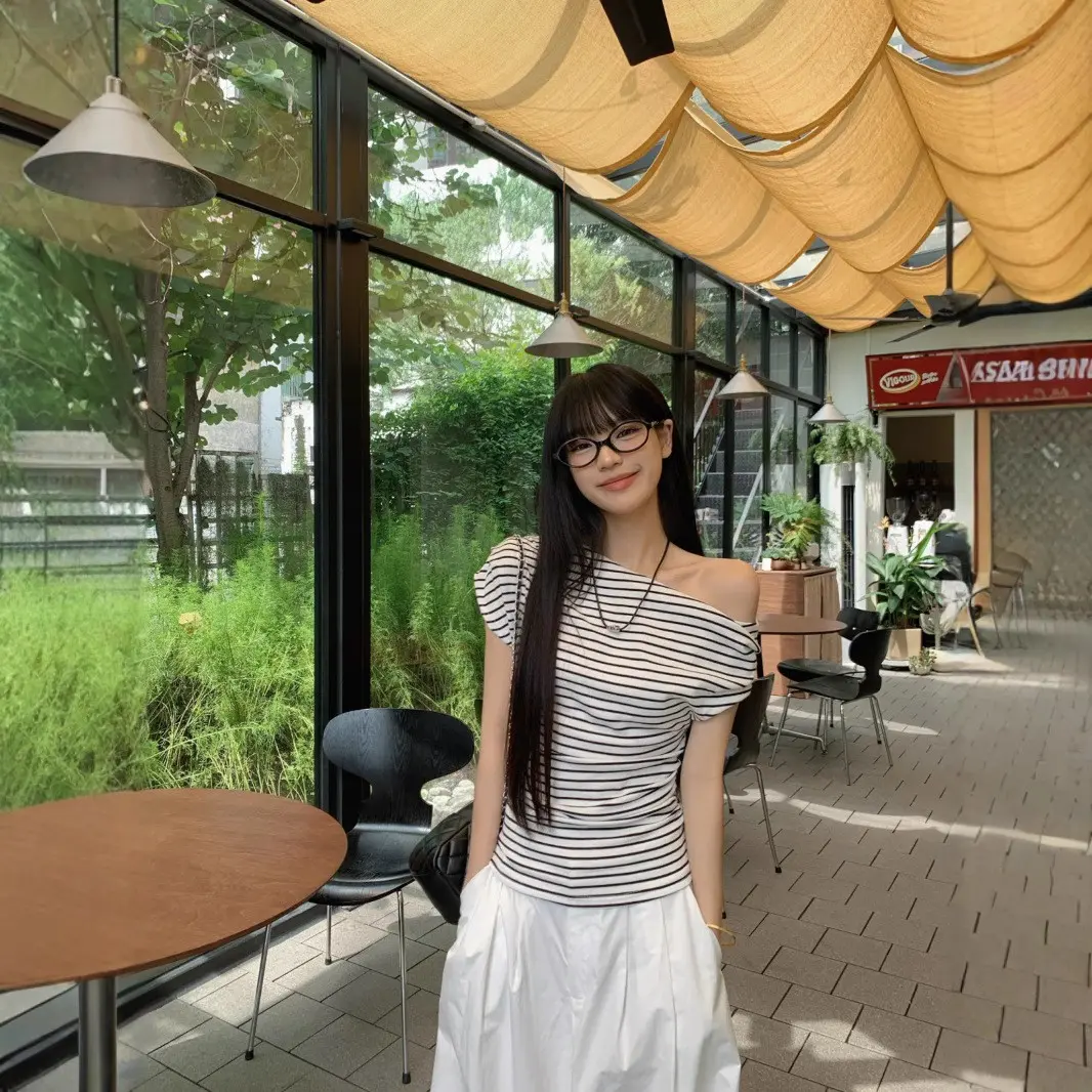 Stylish Skew Collar Striped Short Sleeve T-Shirts Women Spicy Girls Skinny Slimming Off Shoulder Tees Streetwear Versatile Tops