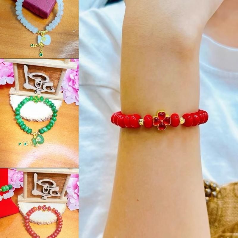 Vòng đá cỏ bốn lá túi tiền