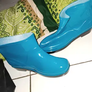 (306-101/-102) MOKAYA Sepatu Boot Karet Pendek Wanita Polos Glossy Semi Garis Samping Sol Warna - Anti Slip Super Premium / Size 37-41 lumpur kerja