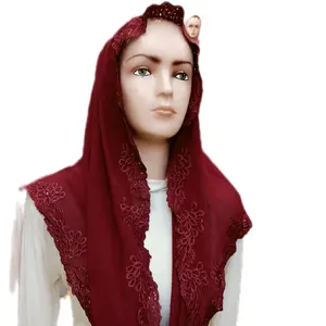 kerudung Yenny Wahid bordir teratai