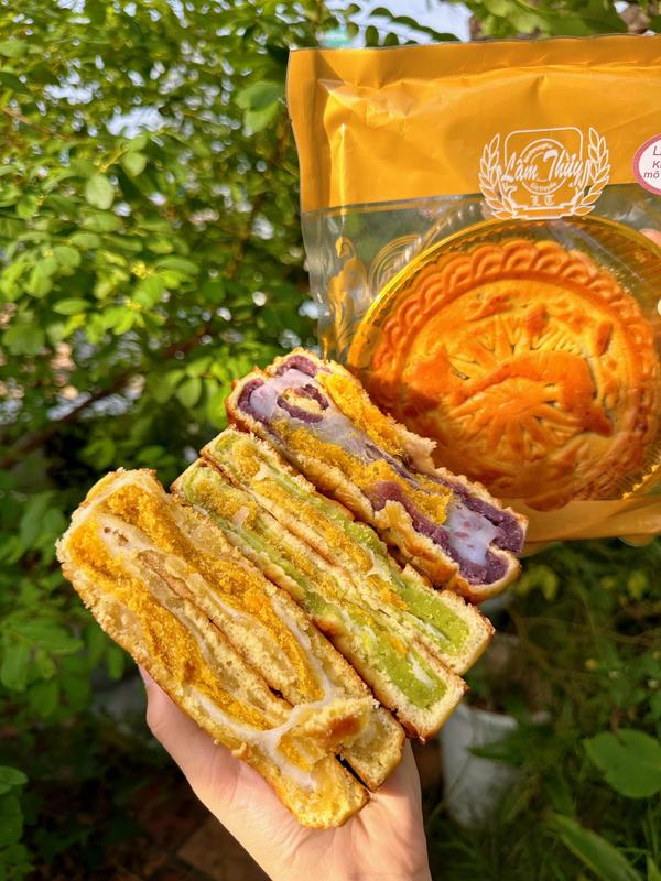 Combo 2 bánh trung thu mochi trứng ruốc 300gr Lâm Thuỷ + tặng chả