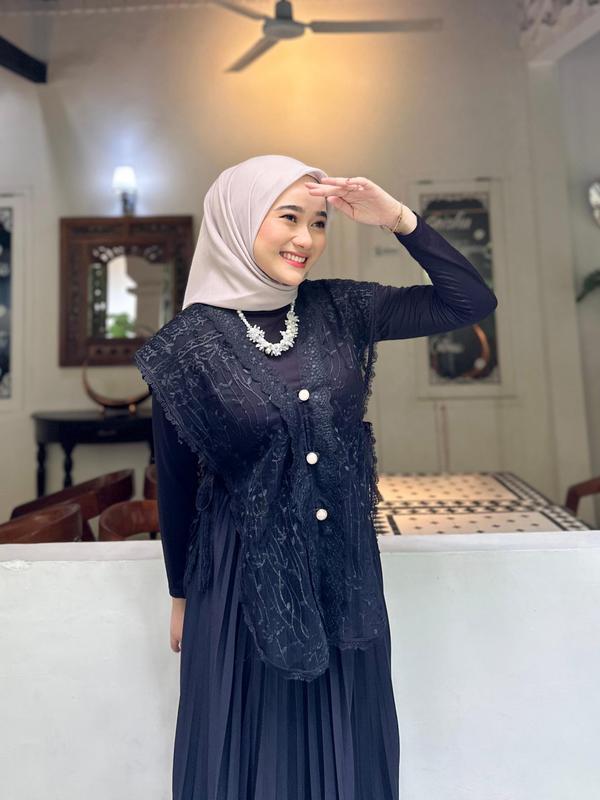 Ayasha - One Set Kondangan Vest Brokat Tile dan Rok Plisket Premium 1