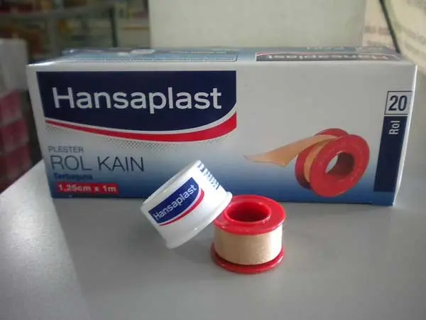Kain Rayon Hansaplast Roll untuk Menutup Luka dengan Perlindungan Optimal 1
