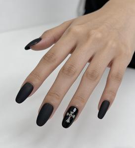 Black Matte Cross Punk Style Wearable Armor | Not just any black! Matte texture + metal cross | A lucky nail design for punk girls, cool and edgy girl style