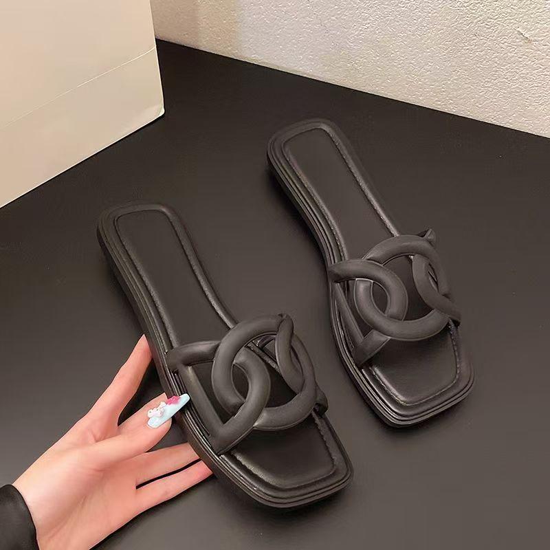 ‌Sepatu sandal plat pipih model 2025 sole lembut pantai nyaman serba bisa dipakai outdoor anti licin desain berlubang-berlubang ventilasi kepala kotak