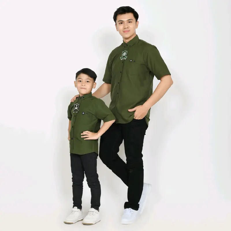 Army Kemeja Polos Couple Ayah dan Anak Lengan Pendek Kemeja Pria Dewasa Dan Anak Laki Laki Warna HIJAU ARMY Fashion Baju Katun Panjang Santai Navy Hitam Keluarga Putih 3