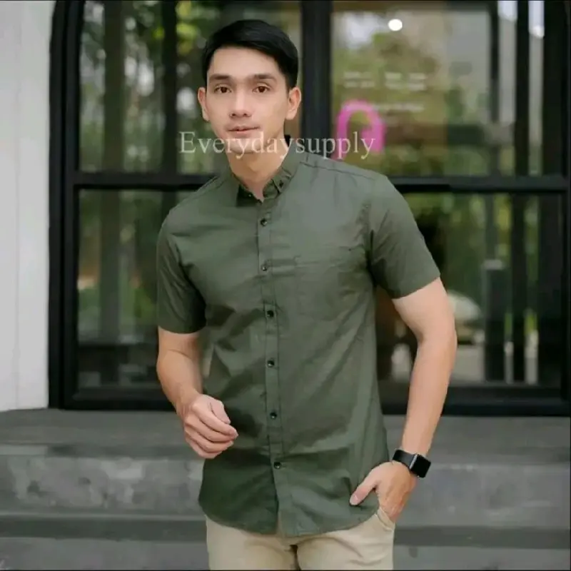 100 ribu dapat 4 kemeja polos lengan pendek pria bebas pilih warna sof katun hitam putih baju Cowok Hem 6