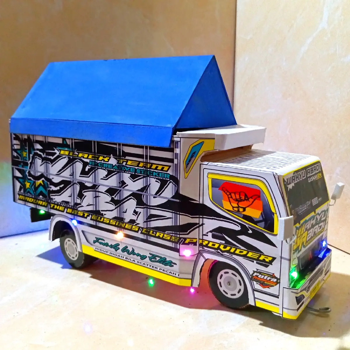 MAINAN MINIATUR TRUK OLENG BISA TAMBAH NAMA DAN FOTO MINIATUR TRUK OLENG FULL VARISI LAMPU DAN TERPAL MAINAN TERLARIS