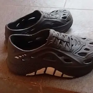 Gentle&StepStudio Sepatu olahraga pria Tahan Pakaian cocok untuk aktivitas luar ruang dan aktivitas air dengan desain ventilasi optimal sol anti gelincir nyaman dipakai berbagai warna pilihan ringan 202601125843