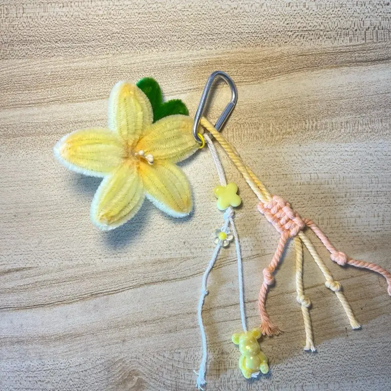 Keychain Macrame Bunga Lily Kawat Bulu |Gantungan Kunci Gantungan Tas 4