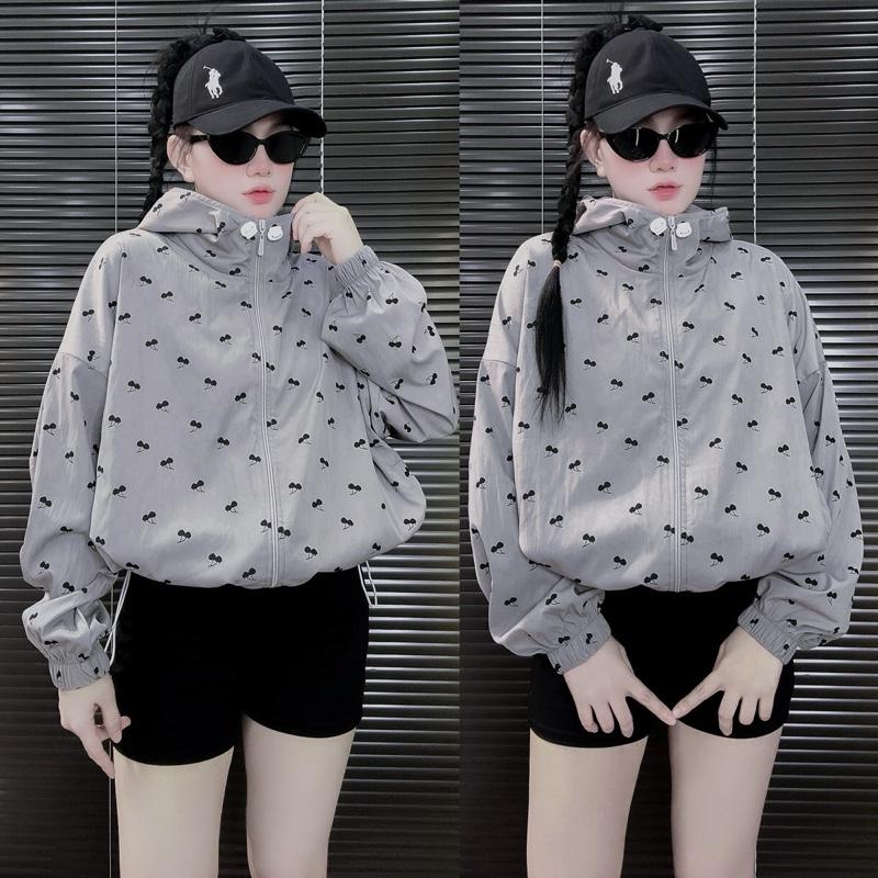 HF DESIGN Áo Khoác Dù Hoạ Tiết Chất Liệu Dù Nhăn Áo Dù Mỏng Mát 1 Lớp Khoác Hè Hoạ Tiết Xinh Xắn Trẻ Trung Dây Rút Bo Chun Có Túi Trong