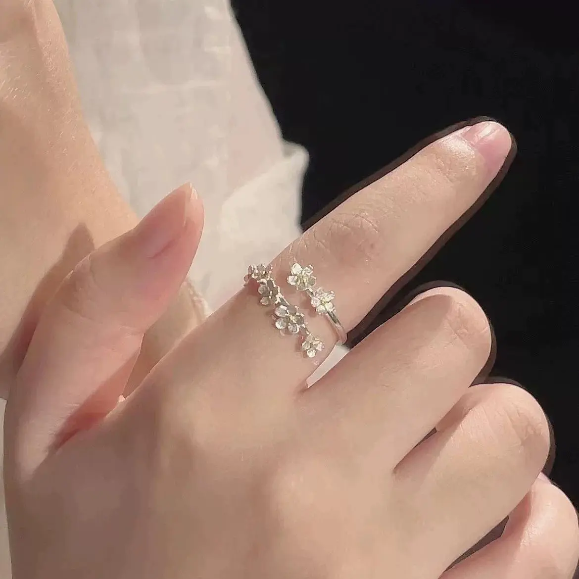 Dave Jewelry (7234) Cincin Perak Wanita Bunga Mekar Kecil Titanium Asli Anti Karat