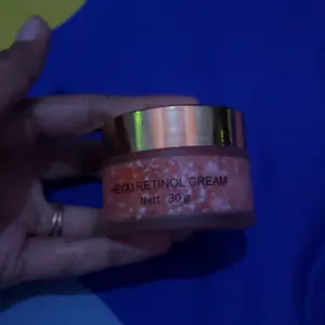 【HEYXl】【BPOM】【Kemasan Lama dan Kemasan Baru dikirim Secara Acak 】 Mencerahkanwarna kulit【30g】Melembapkan kulit/Meratakan warna kulit/Menjaga kulit halus