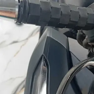 PAKET HANDGRIP model OCTAGON + JALU STANG PCX ( KANAN KIRI ) PNP TINGGAL PASANG universal SEMUA MOTOR Nmax Pcx Beat Vario Scoopy Revo Supra Sonic Mio Xeon Jupiter Maxi Lexi Aerox Xride Fino  DLL HANGRIP GRIP HANDD FAT JALU BANDUL JALU STANG ori moscow