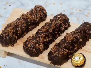 LU'MIERE - CRISPY PUFF FERRERO ISI 3 Puff dengan Isi Cream Beku Ferrero Rocher Tekstur Lumer Istimewa 30 Gram Halal