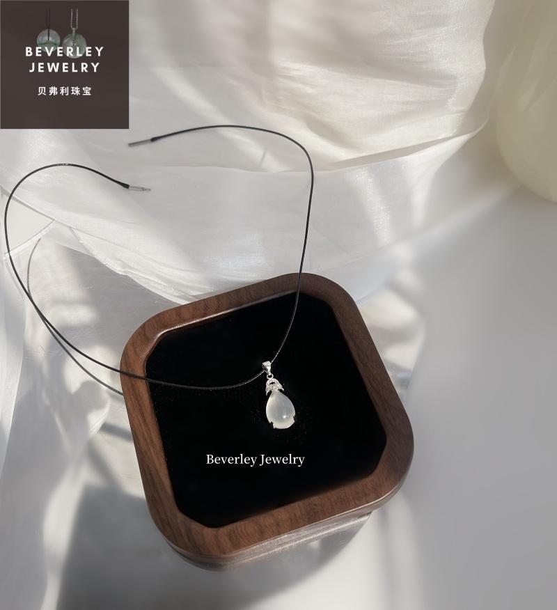 Product Introduction of Beverley Jewelry-Water-foam jade necklaces, gift for festivals, romantic token, enhance women's elegance, collectible, investment recommendation 14