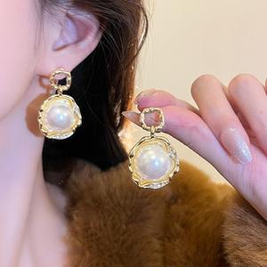 Anting-anting Mutiara, Gaya Perancis Bergaya, Anting-anting Jatuh Zirkonia Kubik Mewah, Barang Kemas Elegan Minimalis, Untuk Wanita, Hadiah Sempurna untuk Teman Wanita / Ibu