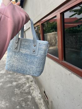 Product Review of Túi xách nữ Túi hai quai jeans Túi đeo chéo phong cách trẻ trung nặng động da Pu - CZ5618 from H**u 0