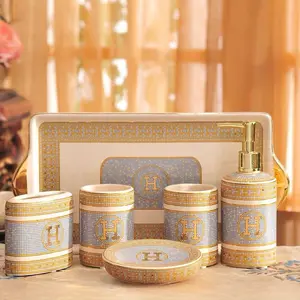 Peralatan Kamar Mandi Set Luxury Bathroom Hampers Gift 28