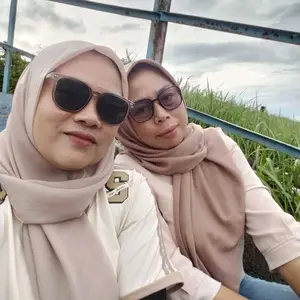 Kacamata Hitam Unisex Kotak Sunglasses Wanita Pria Terbaru Lensa Eyewear