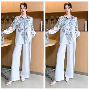 STELAN TERLARIS PUTIH BR KEREN BUANGET