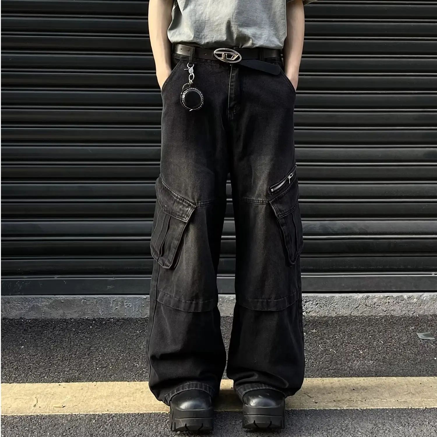【HattonGutto】 COD M-3XL zippered large pocket workwear jeans for men and women, loose hip-hop mopping wide-leg long pants, trendy brand A280