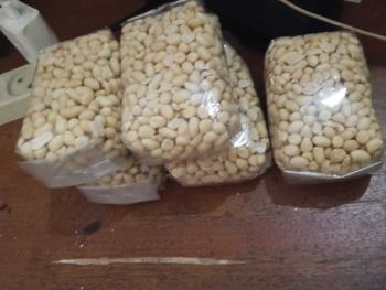 Product Review of 5 bungkus Kacang Kupas Asli Tuban 250g x 5 Bungkus - Total Berat 1,250g - Goreng, Food, Mete, Kering, Snack, Cemilan Bawang Makanan Camilan Mede from m**3 1