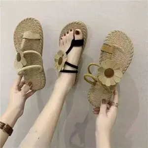 Sandal Etnik Bunga Jempol Nyaman Di Kaki