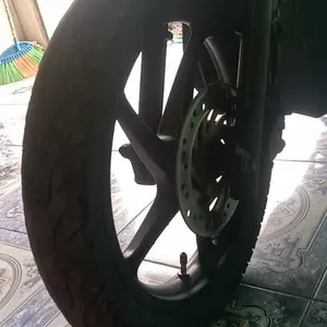 Pilok Pilox Cat Semprot Zuper Spray Paint Warna Hitam Putih Clear Silver Merah Hijau Glossy Metallic Doff 150ml (KECIL)