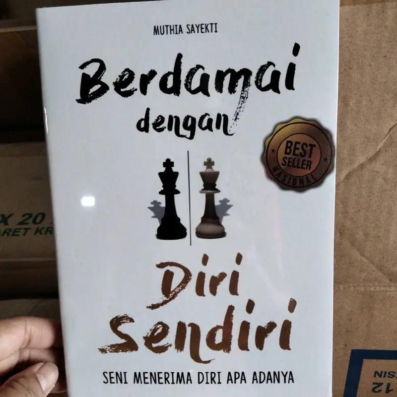 Buku Berdamai dengan Diri Sendiri Seni Menerima Diri Apa Adanya karya Muthia Sayekti 1