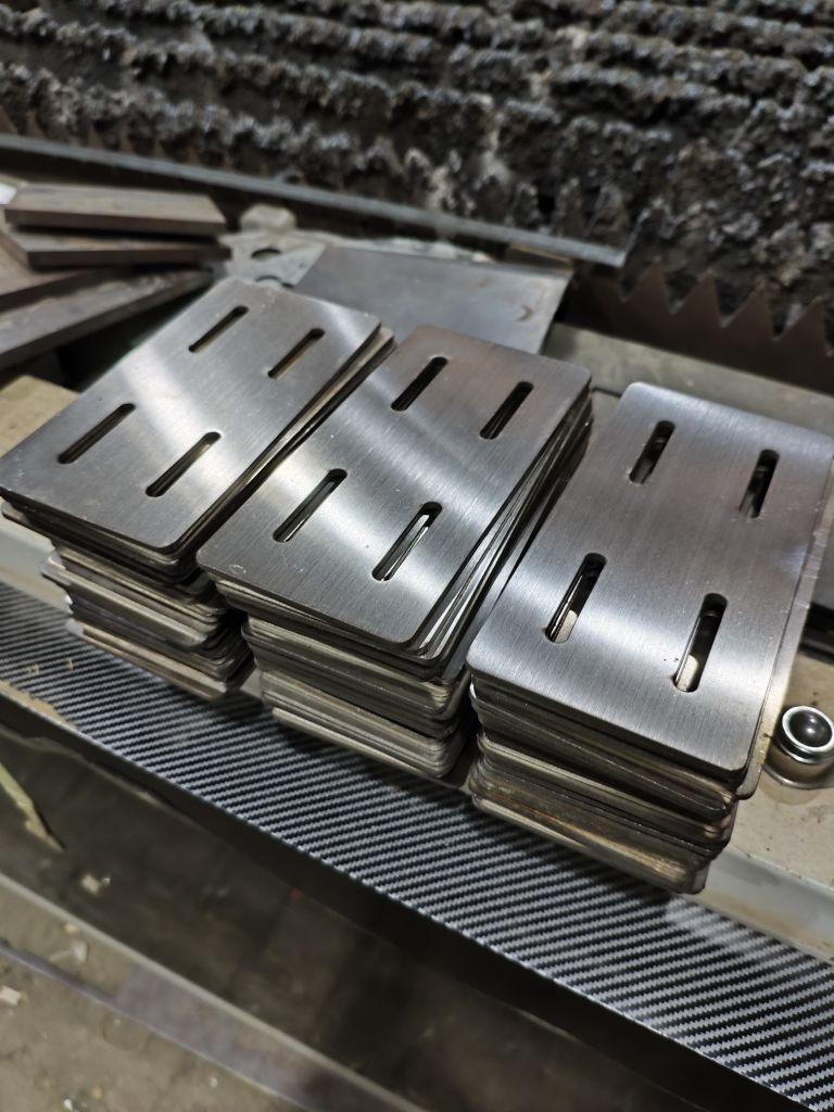 Plat Besi Laser Cutting Motif Custom tebal 3 mm Ukuran custom